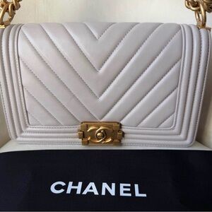 Chanel White Chevron Shoulder Bag with Gold Accents